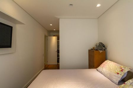 Apartamento à venda com 420m², 4 quartos e 5 vagasBanheiro da Suíte 1