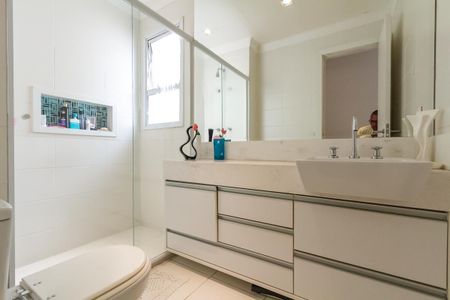 Apartamento à venda com 420m², 4 quartos e 5 vagasBanheiro da Suíte 1