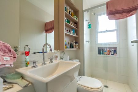 Apartamento à venda com 420m², 4 quartos e 5 vagasBanheiro da Suíte 2