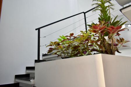 Casa à venda com 160m², 3 quartos e 2 vagas Casa à venda com 160m², 3 quartos e 2 vagasEscadas