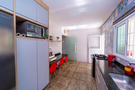 Casa à venda com 155m², 3 quartos e 2 vagas Casa à venda com 155m², 3 quartos e 2 vagasCozinha