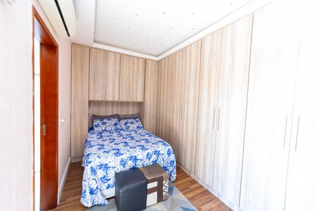 Casa à venda com 155m², 3 quartos e 2 vagas Casa à venda com 155m², 3 quartos e 2 vagasQuarto 1