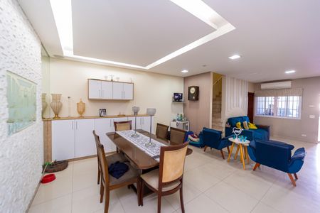 Casa à venda com 155m², 3 quartos e 2 vagas Casa à venda com 155m², 3 quartos e 2 vagasSala de Jantar