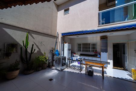 Casa à venda com 155m², 3 quartos e 2 vagas Casa à venda com 155m², 3 quartos e 2 vagasÁrea gourmet