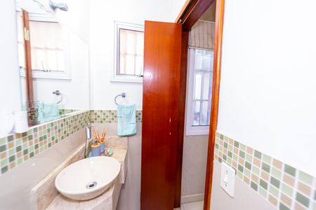 Casa à venda com 155m², 3 quartos e 2 vagas Casa à venda com 155m², 3 quartos e 2 vagasLavabo