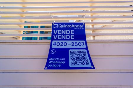 Casa à venda com 155m², 3 quartos e 2 vagas Casa à venda com 155m², 3 quartos e 2 vagasPlaca