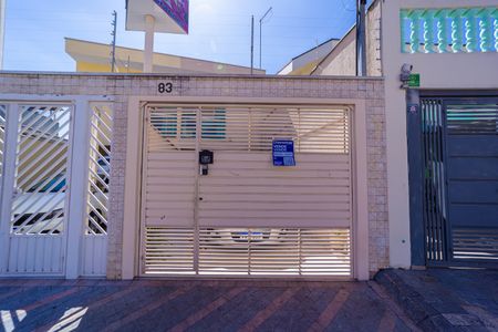 Casa à venda com 155m², 3 quartos e 2 vagas Casa à venda com 155m², 3 quartos e 2 vagasFachada