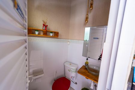 Casa à venda com 155m², 3 quartos e 2 vagas Casa à venda com 155m², 3 quartos e 2 vagasLavabo 2