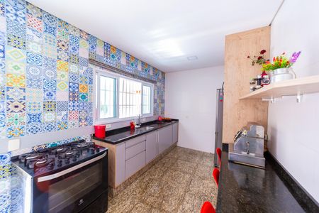 Casa à venda com 155m², 3 quartos e 2 vagas Casa à venda com 155m², 3 quartos e 2 vagasCozinha