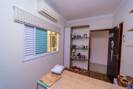 Casa à venda com 155m², 3 quartos e 2 vagas Casa à venda com 155m², 3 quartos e 2 vagasQuarto 2