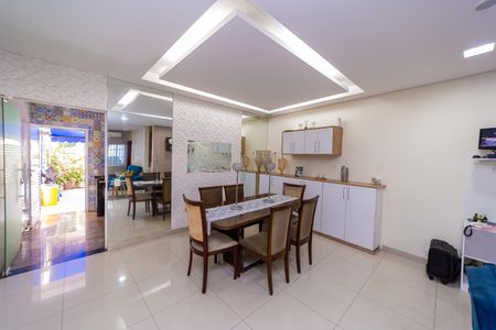 Casa à venda com 155m², 3 quartos e 2 vagas Casa à venda com 155m², 3 quartos e 2 vagasSala de Jantar