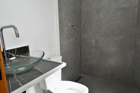 Casa à venda com 160m², 3 quartos e 2 vagas Casa à venda com 160m², 3 quartos e 2 vagasBanheiro da Suíte 1