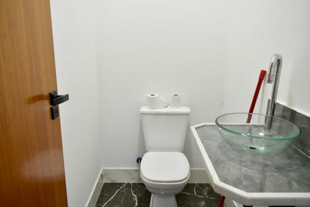 Casa à venda com 160m², 3 quartos e 2 vagas Casa à venda com 160m², 3 quartos e 2 vagasLavabo