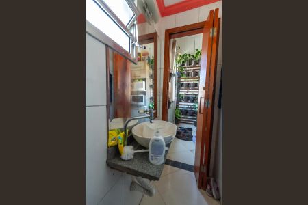 Apartamento para alugar com 109m², 2 quartos e sem vaga Apartamento para alugar com 109m², 2 quartos e sem vagaBanheiro de Serviço