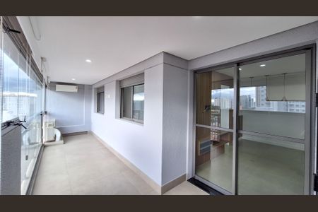 Apartamento à venda com 67m², 2 quartos e 1 vaga Apartamento à venda com 67m², 2 quartos e 1 vagaVaranda