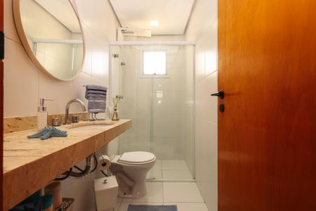 Casa de condomínio à venda com 181m², 3 quartos e 2 vagasBanheiro Social