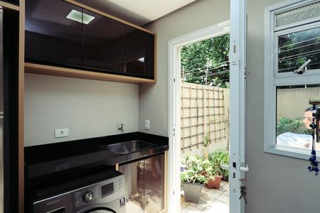 Casa de condomínio à venda com 181m², 3 quartos e 2 vagasCozinha e Área de Serviço