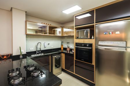 Casa de condomínio à venda com 181m², 3 quartos e 2 vagasCozinha e Área de Serviço