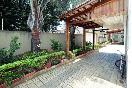 Casa de condomínio à venda com 181m², 3 quartos e 2 vagasGaragem