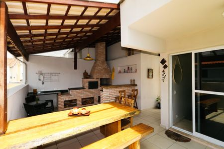 Casa de condomínio à venda com 181m², 3 quartos e 2 vagasÁrea Gourmet