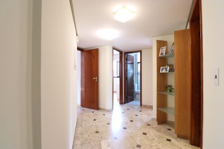 Apartamento à venda com 144m², 3 quartos e 2 vagasCorredor