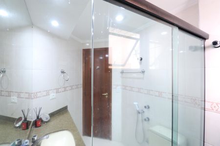 Apartamento à venda com 144m², 3 quartos e 2 vagasDetalhe do Banheiro da Suite