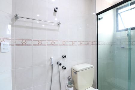 Apartamento à venda com 144m², 3 quartos e 2 vagasBanheiro da Suíte