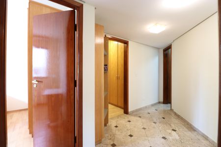 Apartamento à venda com 144m², 3 quartos e 2 vagasCorredor