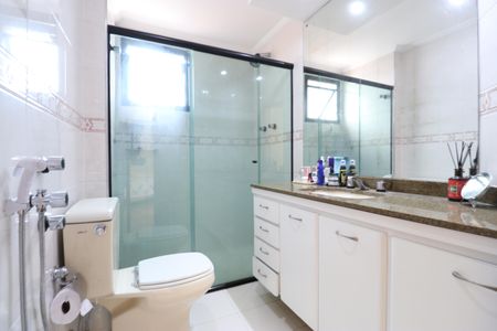 Apartamento à venda com 144m², 3 quartos e 2 vagasBanheiro da Suíte