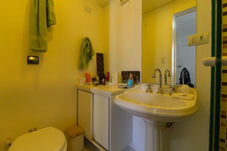 Apartamento à venda com 86m², 2 quartos e 1 vaga Apartamento à venda com 86m², 2 quartos e 1 vagaBanheiro da Suíte 2