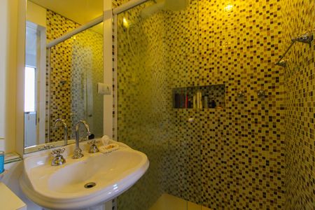 Apartamento à venda com 86m², 2 quartos e 1 vaga Apartamento à venda com 86m², 2 quartos e 1 vagaBanheiro da Suíte 2