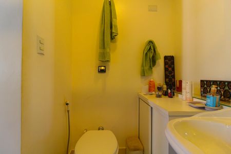 Apartamento à venda com 86m², 2 quartos e 1 vaga Apartamento à venda com 86m², 2 quartos e 1 vagaBanheiro da Suíte 2