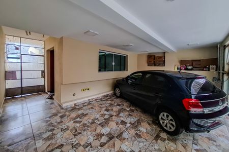 Casa à venda com 120m², 2 quartos e 5 vagas Casa à venda com 120m², 2 quartos e 5 vagasGaragem