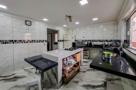 Casa à venda com 120m², 2 quartos e 5 vagas Casa à venda com 120m², 2 quartos e 5 vagasCozinha