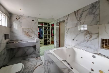 Casa à venda com 120m², 2 quartos e 5 vagas Casa à venda com 120m², 2 quartos e 5 vagasbanheiro Quarto 2