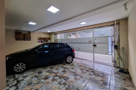 Casa à venda com 120m², 2 quartos e 5 vagas Casa à venda com 120m², 2 quartos e 5 vagasGaragem