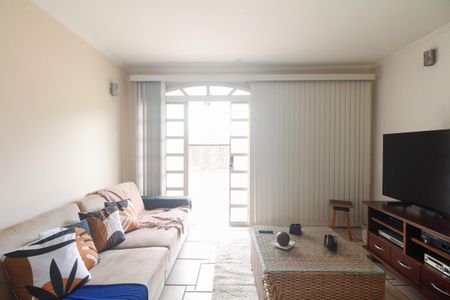 Casa à venda com 287m², 3 quartos e 2 vagasSala de TV