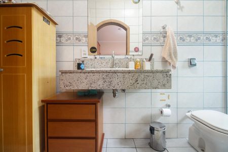 Casa à venda com 287m², 3 quartos e 2 vagasBanheiro Suíte 2