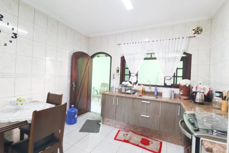 Casa à venda com 179m², 3 quartos e 3 vagasCozinha e Área de Serviço