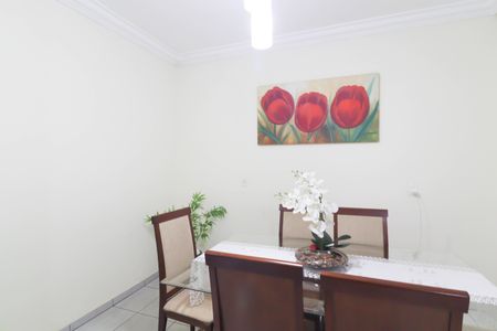 Casa à venda com 179m², 3 quartos e 3 vagasSala