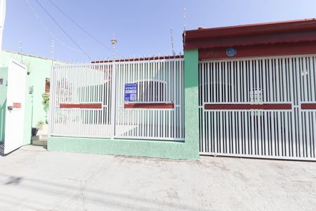 Casa à venda com 179m², 3 quartos e 3 vagasFachada