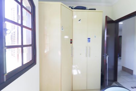 Casa à venda com 179m², 3 quartos e 3 vagasQuarto 3