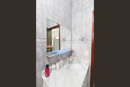 Casa à venda com 179m², 3 quartos e 3 vagasBanheiro 2