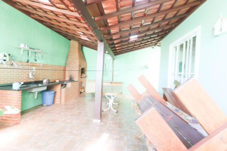 Casa à venda com 179m², 3 quartos e 3 vagasQuintal