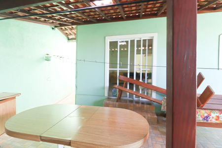 Casa à venda com 179m², 3 quartos e 3 vagasQuintal