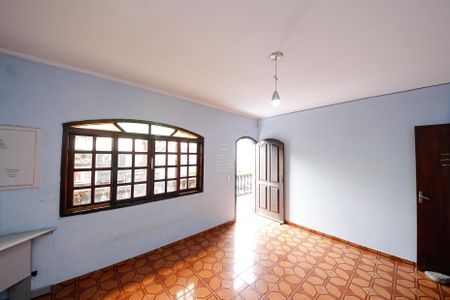 Casa à venda com 195m², 3 quartos e 2 vagas Casa à venda com 195m², 3 quartos e 2 vagasSala