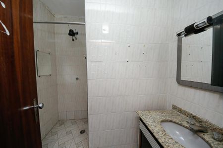 Casa à venda com 195m², 3 quartos e 2 vagas Casa à venda com 195m², 3 quartos e 2 vagasBanheiro