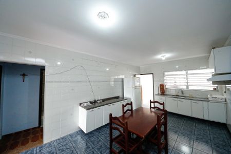 Casa à venda com 195m², 3 quartos e 2 vagas Casa à venda com 195m², 3 quartos e 2 vagasCozinha