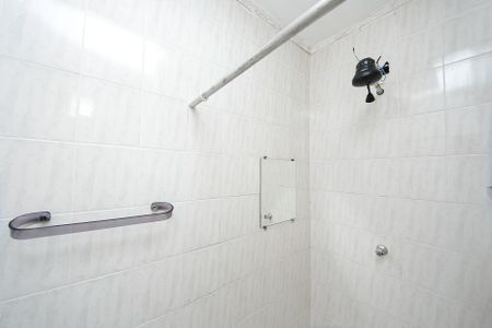 Casa à venda com 195m², 3 quartos e 2 vagas Casa à venda com 195m², 3 quartos e 2 vagasBanheiro