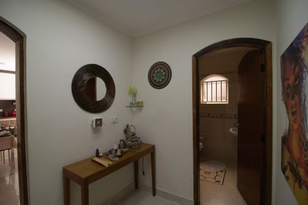 Casa à venda com 257m², 4 quartos e 3 vagas Casa à venda com 257m², 4 quartos e 3 vagasCorredor
